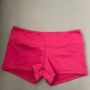 Fleo Shorts, Size Medium